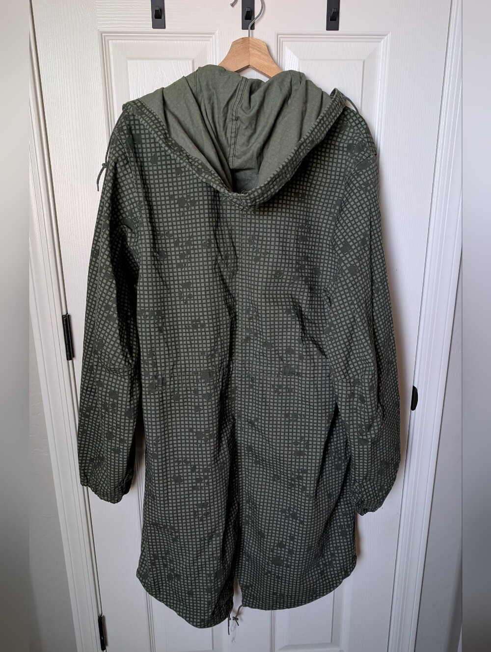 Vintage US Army Night Camo Fishtail Parka, Medium - Picture 2 of 3